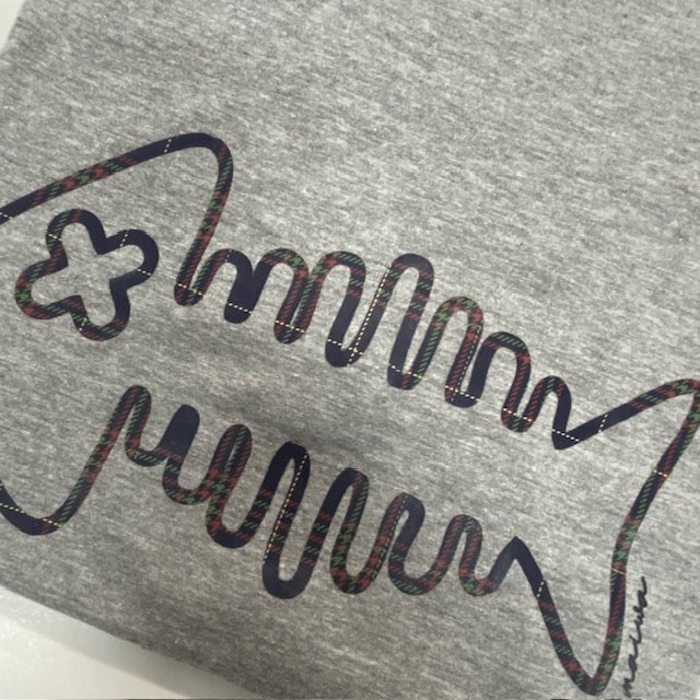 Camiseta gris Contorno escocés